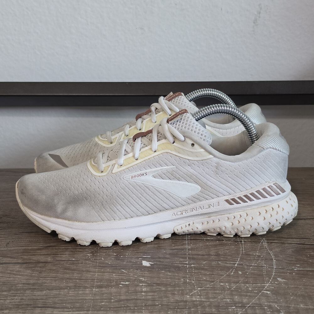 Brooks Adrenaline 21 Women's Athletic Running Shoes Sneakers Size 9 Medium White